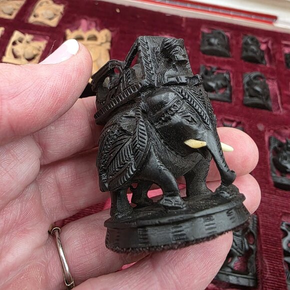Chess Set Sandalwood Ebony Carved Wood Handmade Indian Mythology Sculpture VTG‎ - Picture 6 of 16